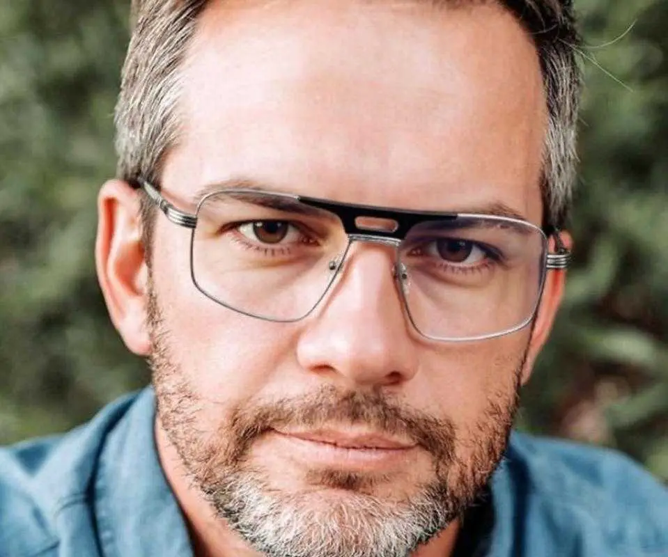 Astoria Silver Metal Eyeglasses , SpringHinges , UniversalBridgeFit Frames from ABBE Glasses