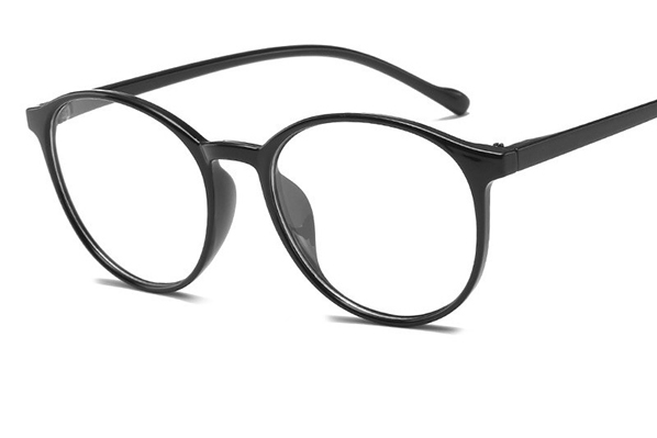 black glasses trend
